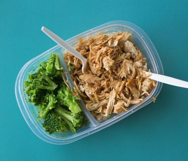 Chicken and broccoli pre-portioned as a meal to function