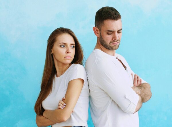 Should Christian Date a Non-Christian Thumbnail (Angry Couple)