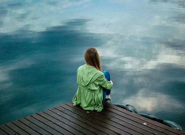Woman uncomfortable being single