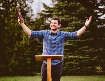 25 Spiritual Growth Tips Thumbnail (photo of Christian Man sharing faith)